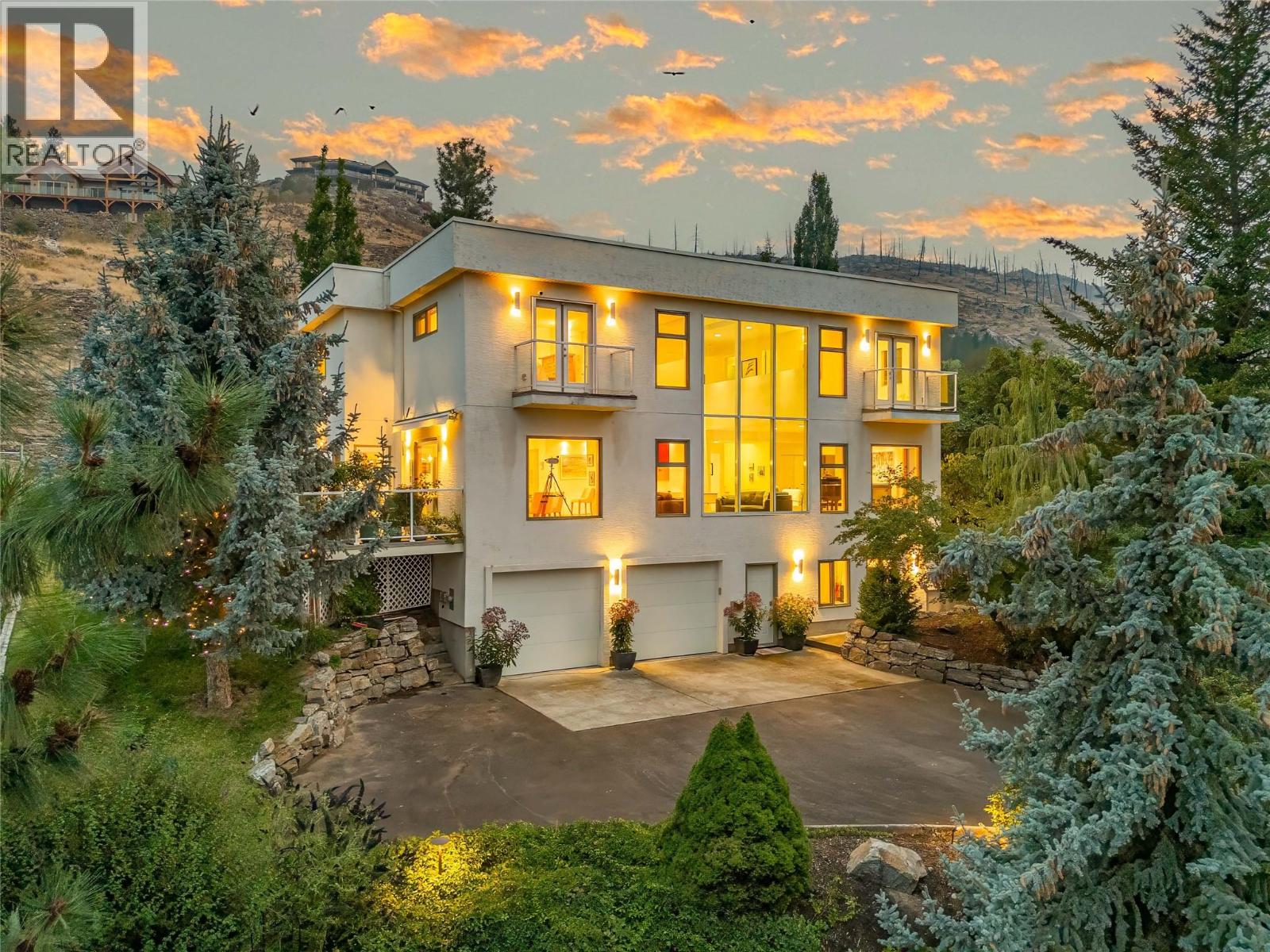 5851 Lakeshore Road