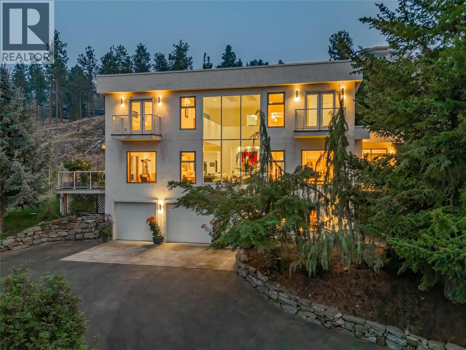 5851 Lakeshore Road