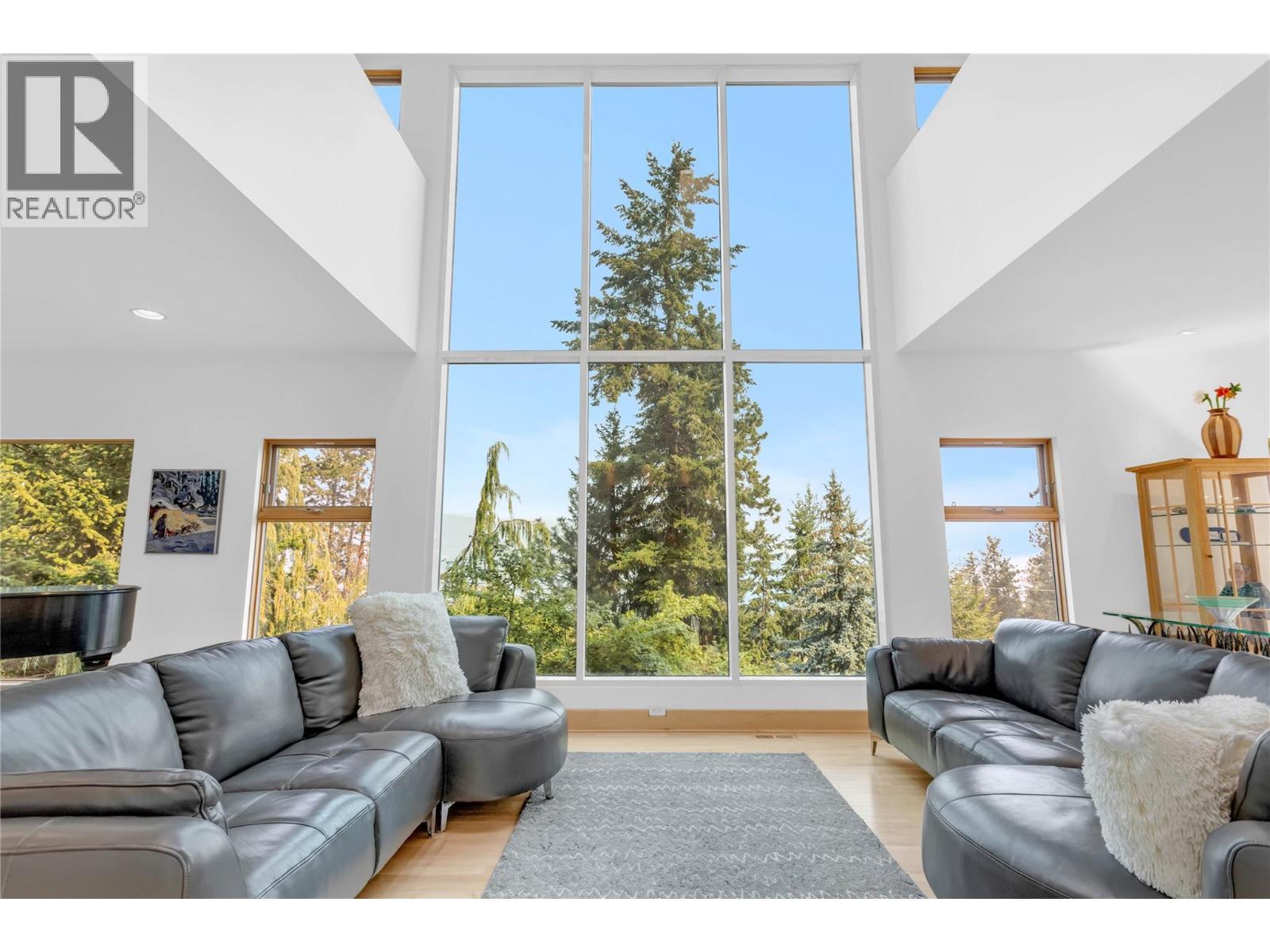 5851 Lakeshore Road