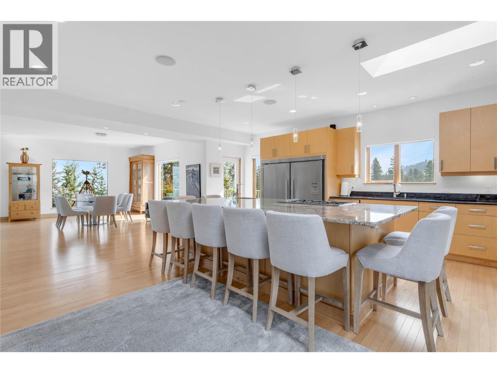 5851 Lakeshore Road