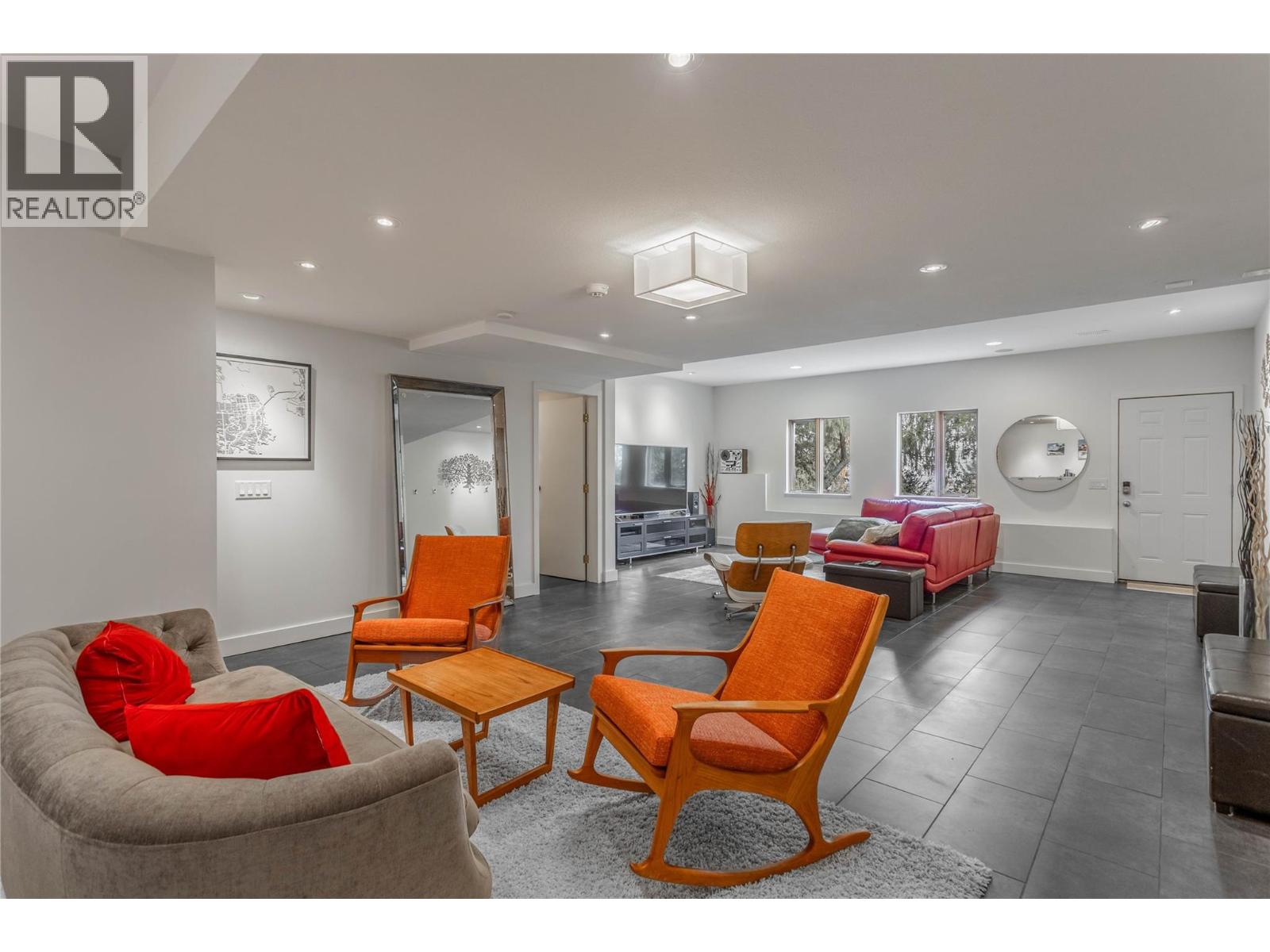 5851 Lakeshore Road