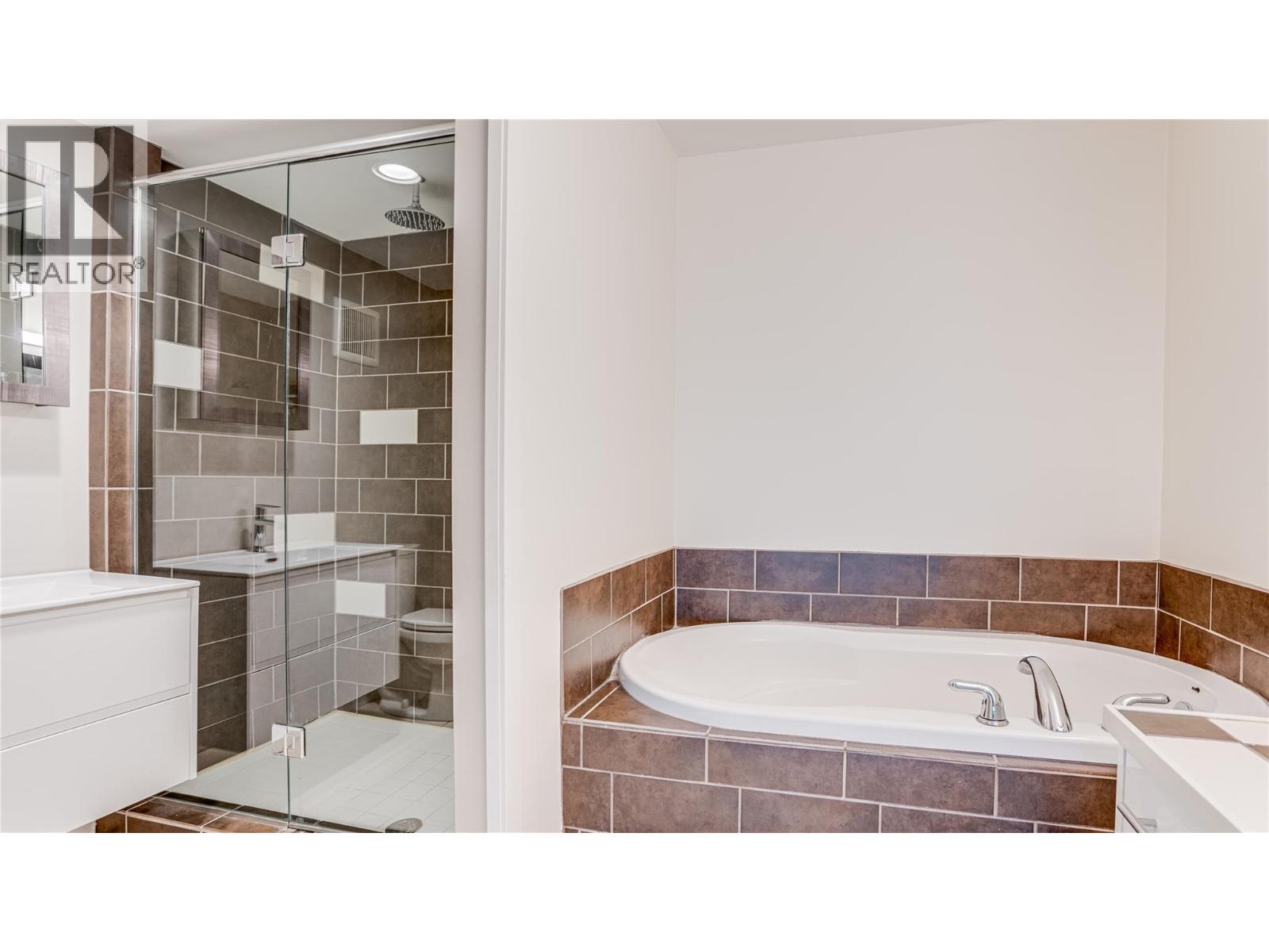 737 Leon Avenue Unit# 1401