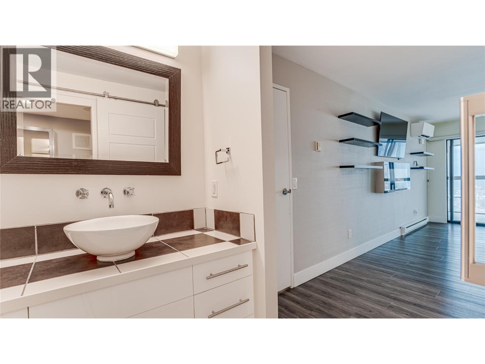 737 Leon Avenue Unit# 1401