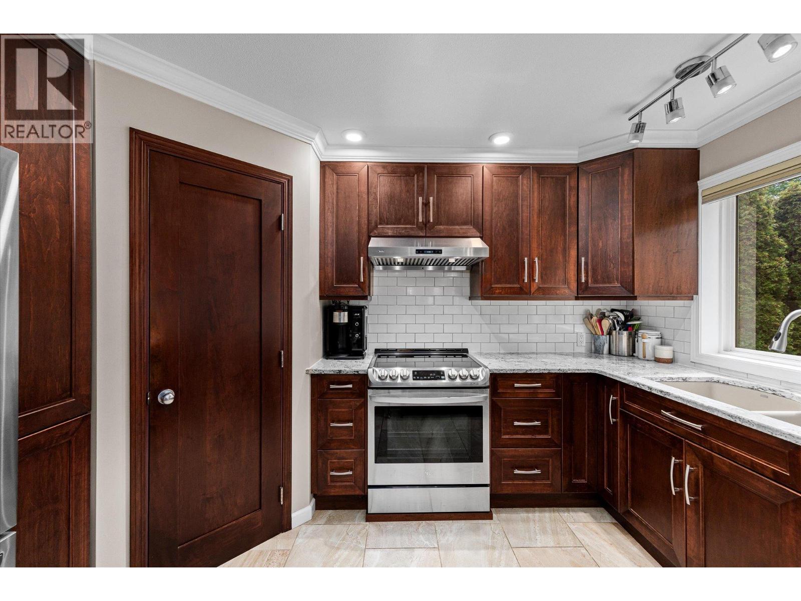 842 Raymer Road