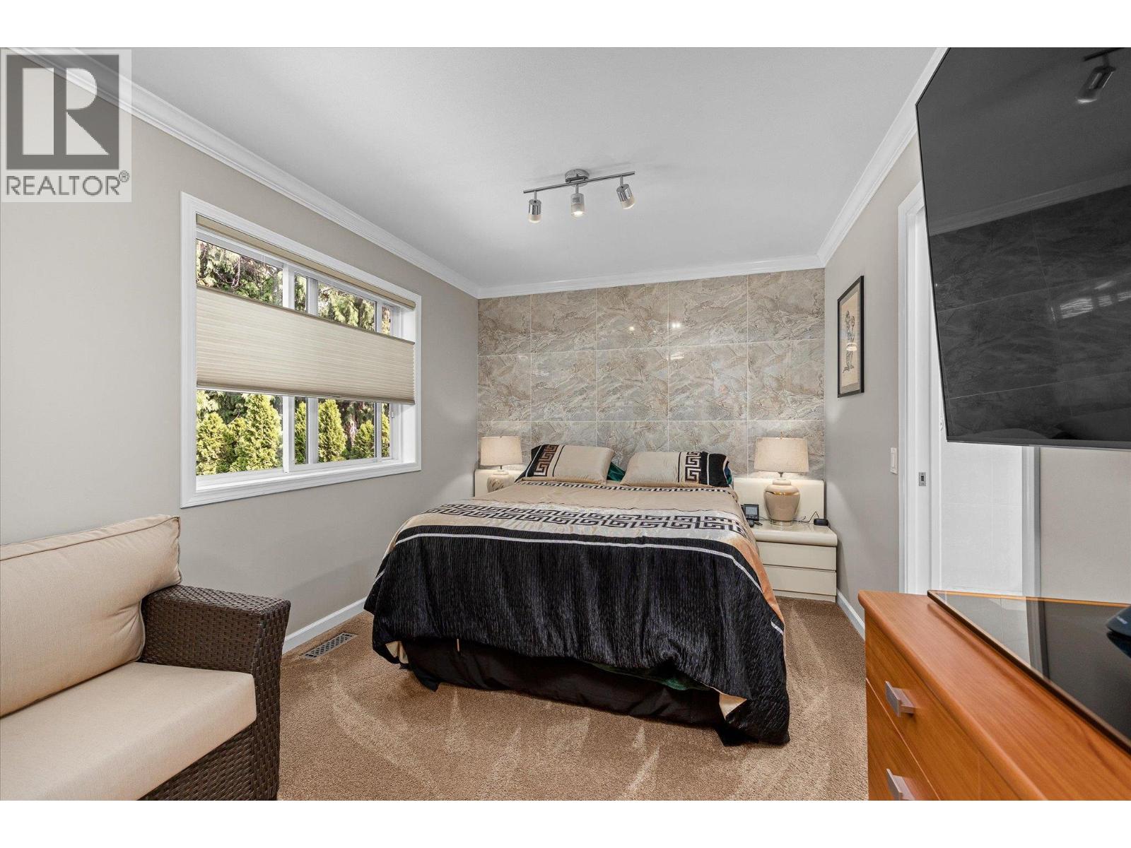 842 Raymer Road