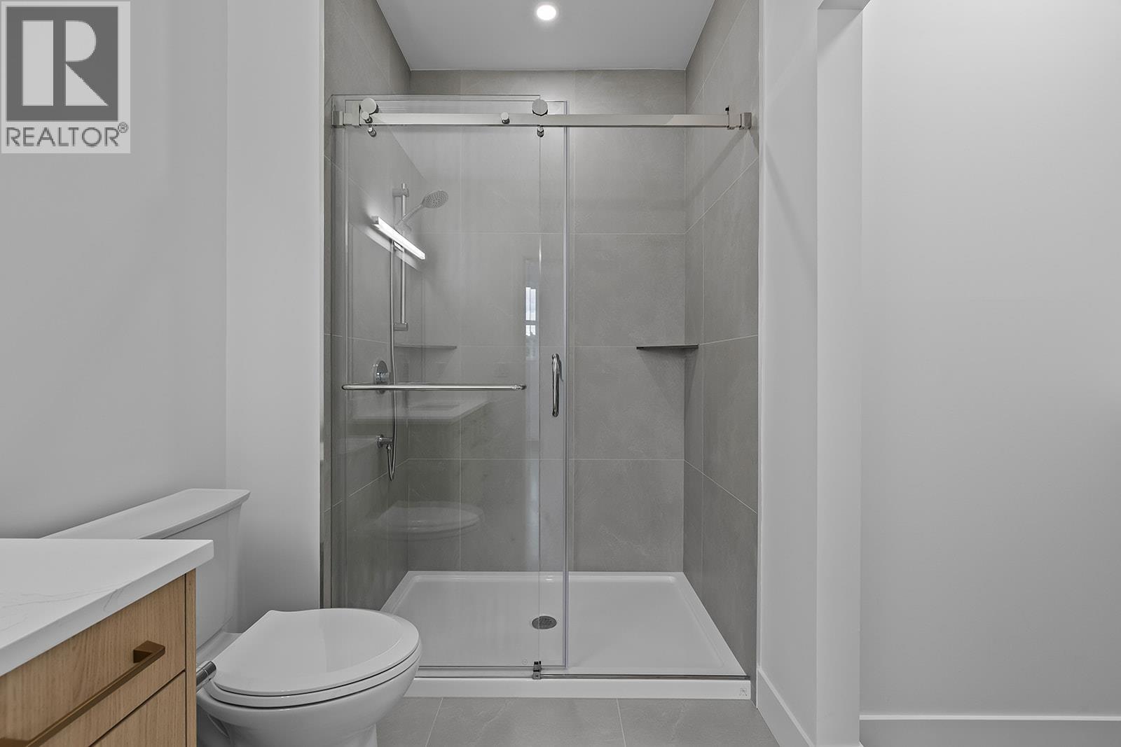 662 Birch Avenue Unit# 4