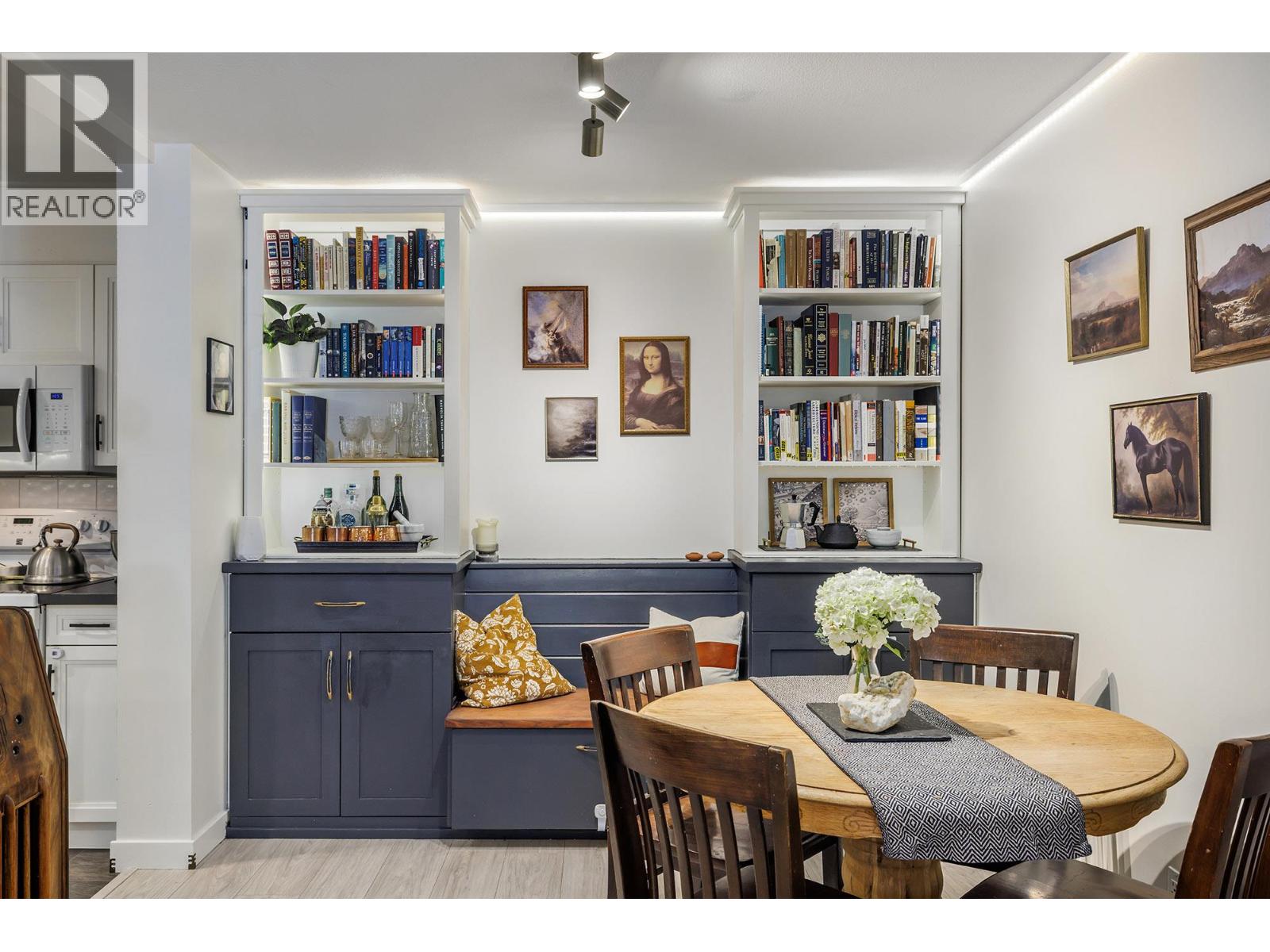 709 Houghton Road Unit# 315