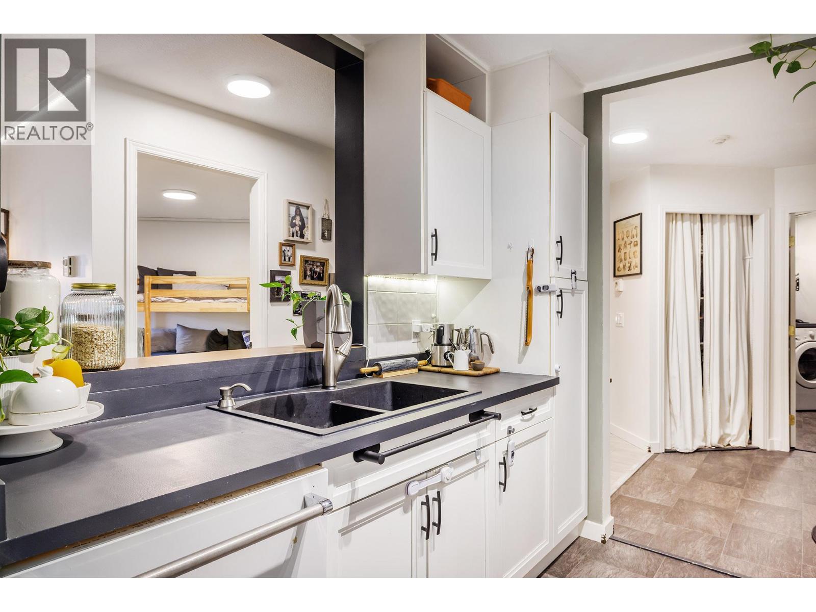 709 Houghton Road Unit# 315