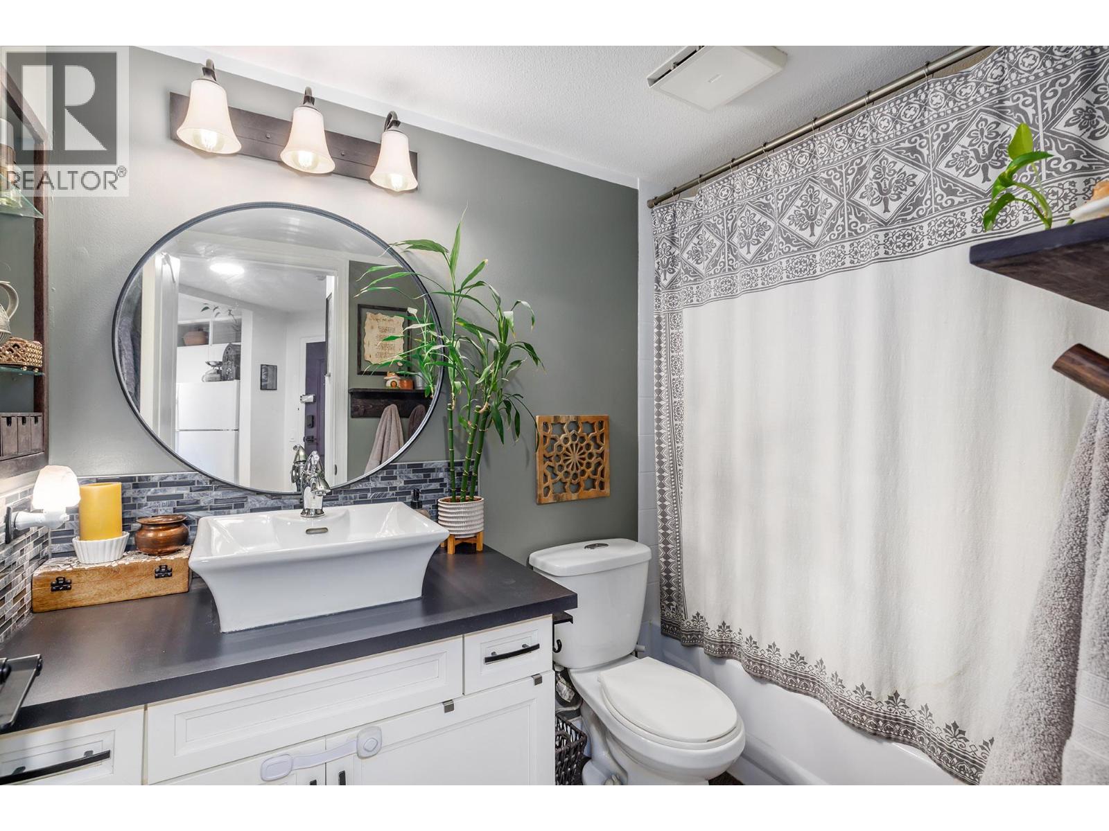 709 Houghton Road Unit# 315