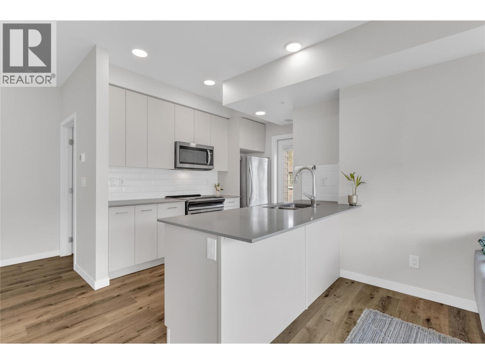 722 Valley Road Unit# 417