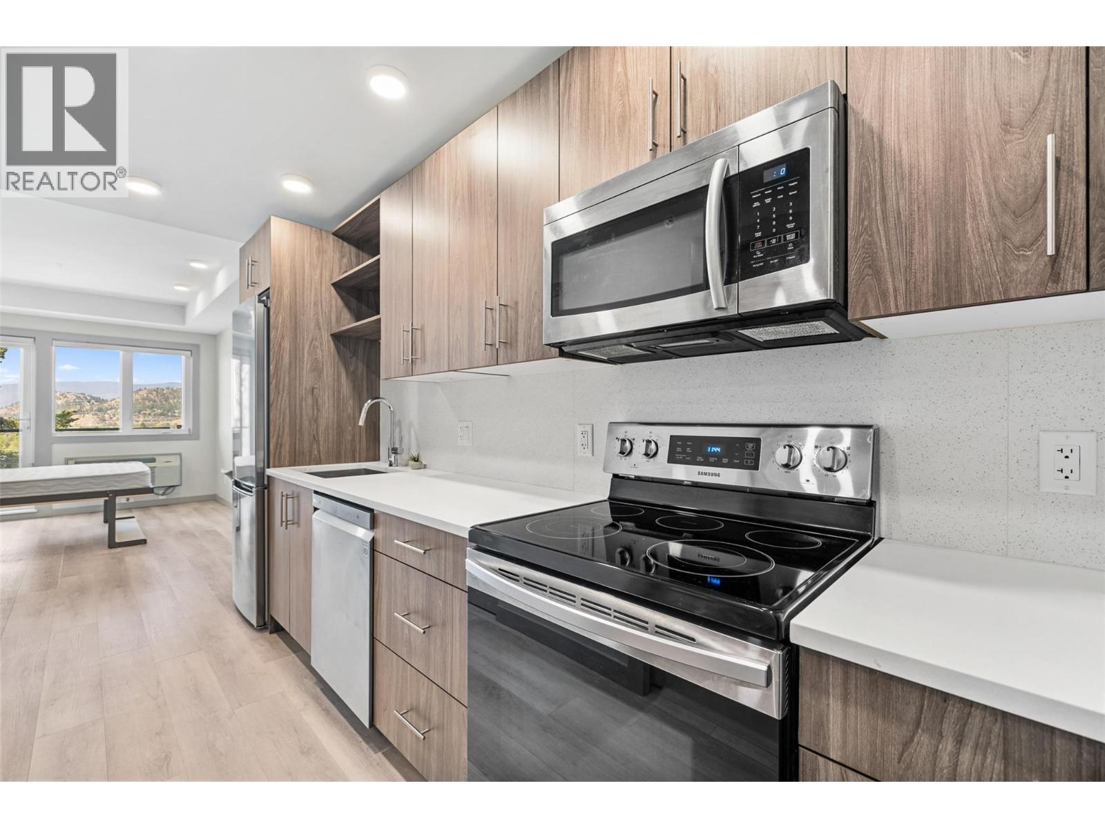 345 DOUGALL Road N Unit# PH6