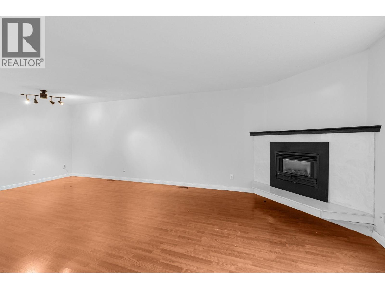 1660 Ufton Court Unit# 103