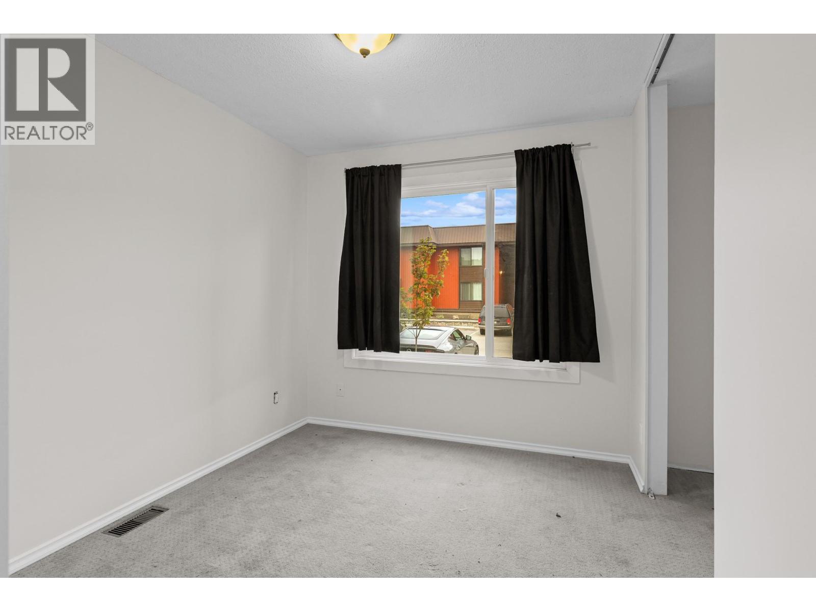 1660 Ufton Court Unit# 103