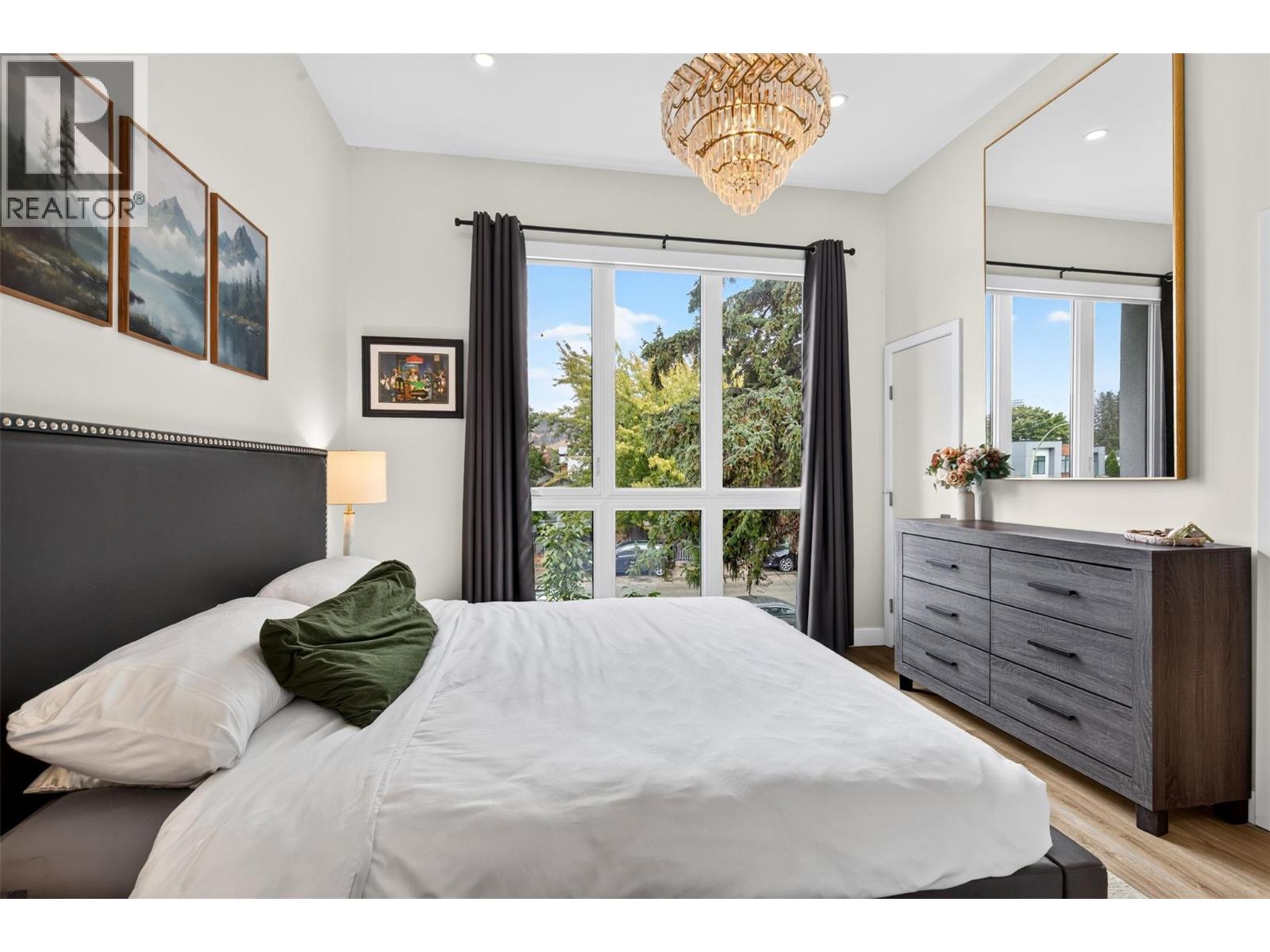 845 Lawson Avenue Unit# 4