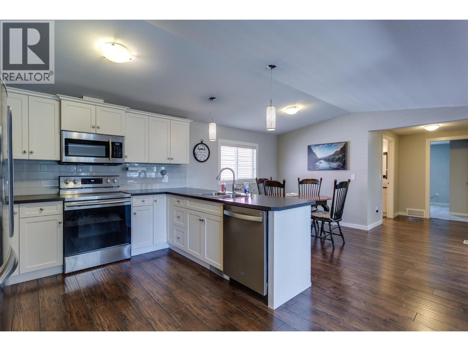 3381 Village Green Way Unit# 13