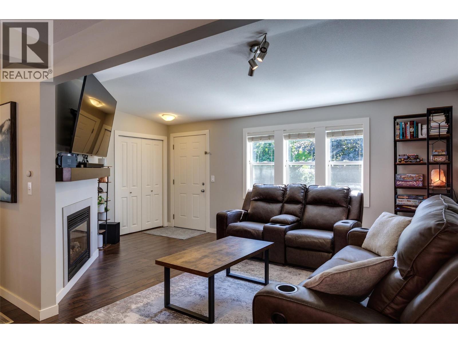 3381 Village Green Way Unit# 13