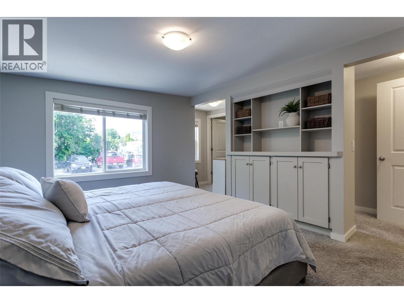 3381 Village Green Way Unit# 13