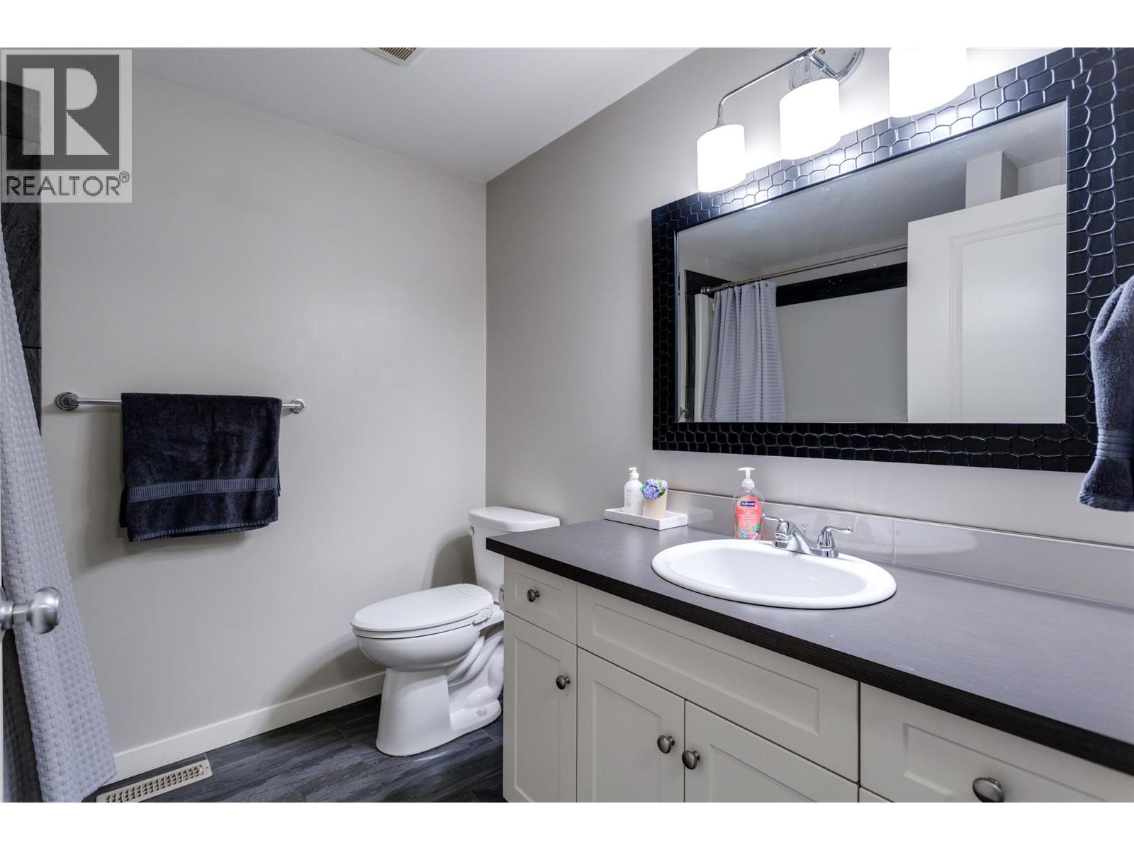 3381 Village Green Way Unit# 13