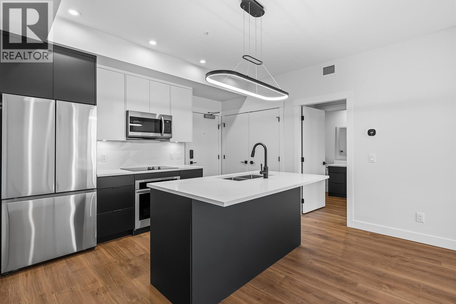 1280 Sutherland Avenue Unit# 404
