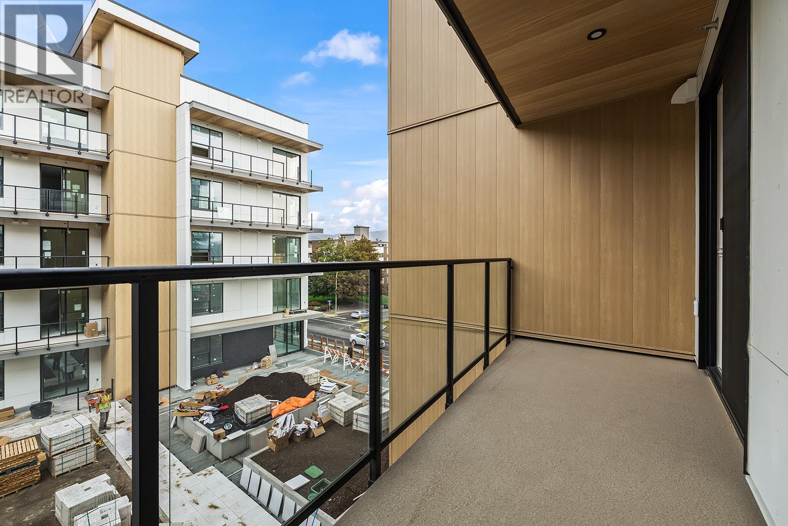 1280 Sutherland Avenue Unit# 404