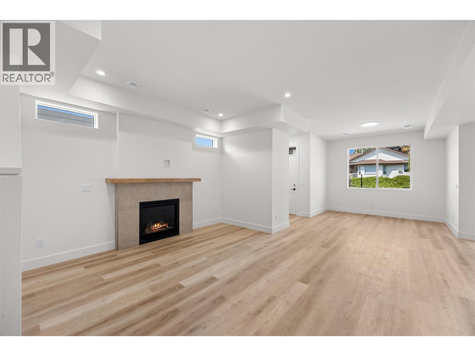 773 Kinnear Avenue Unit# 1