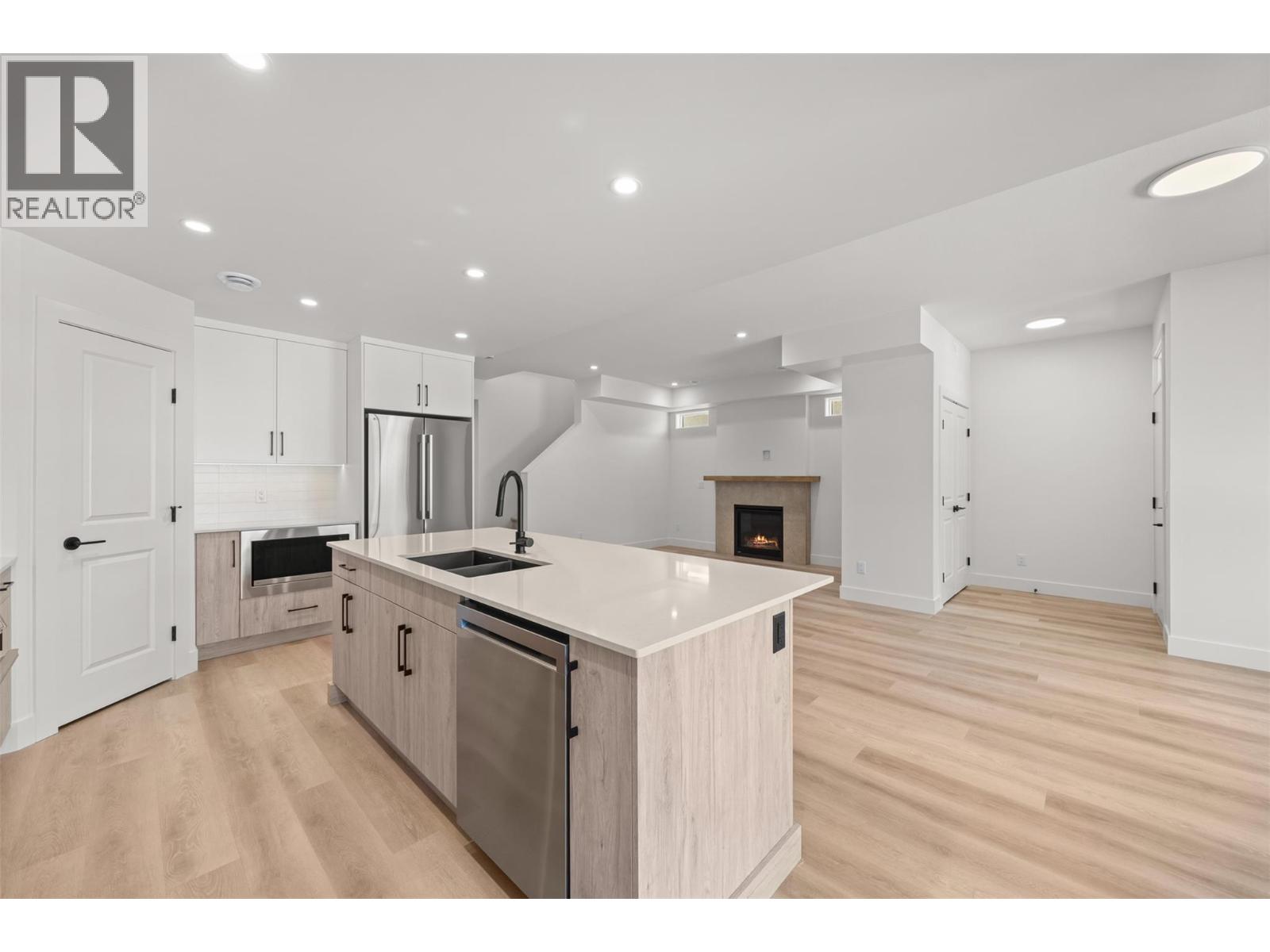 773 Kinnear Avenue Unit# 1
