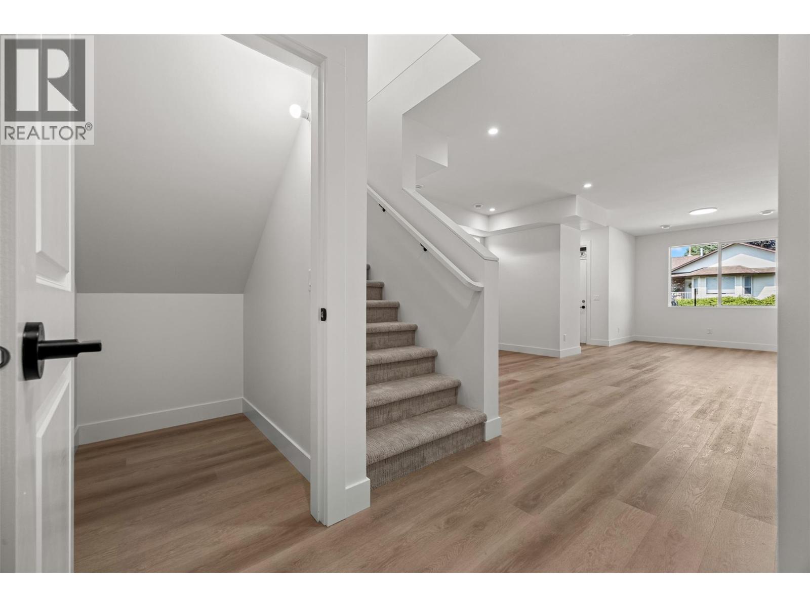 773 Kinnear Avenue Unit# 1