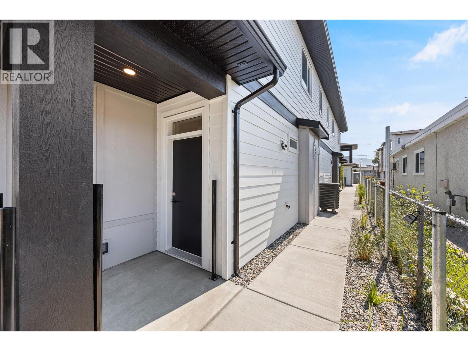 773 Kinnear Avenue Unit# 1