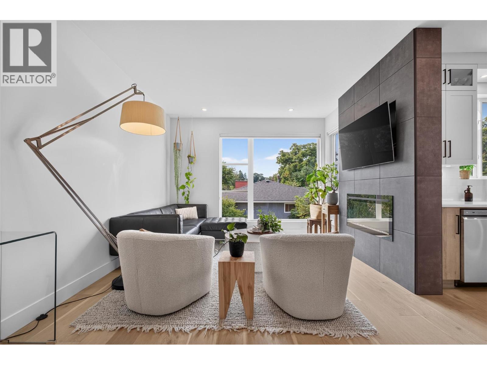 945 Borden Avenue Unit# 1