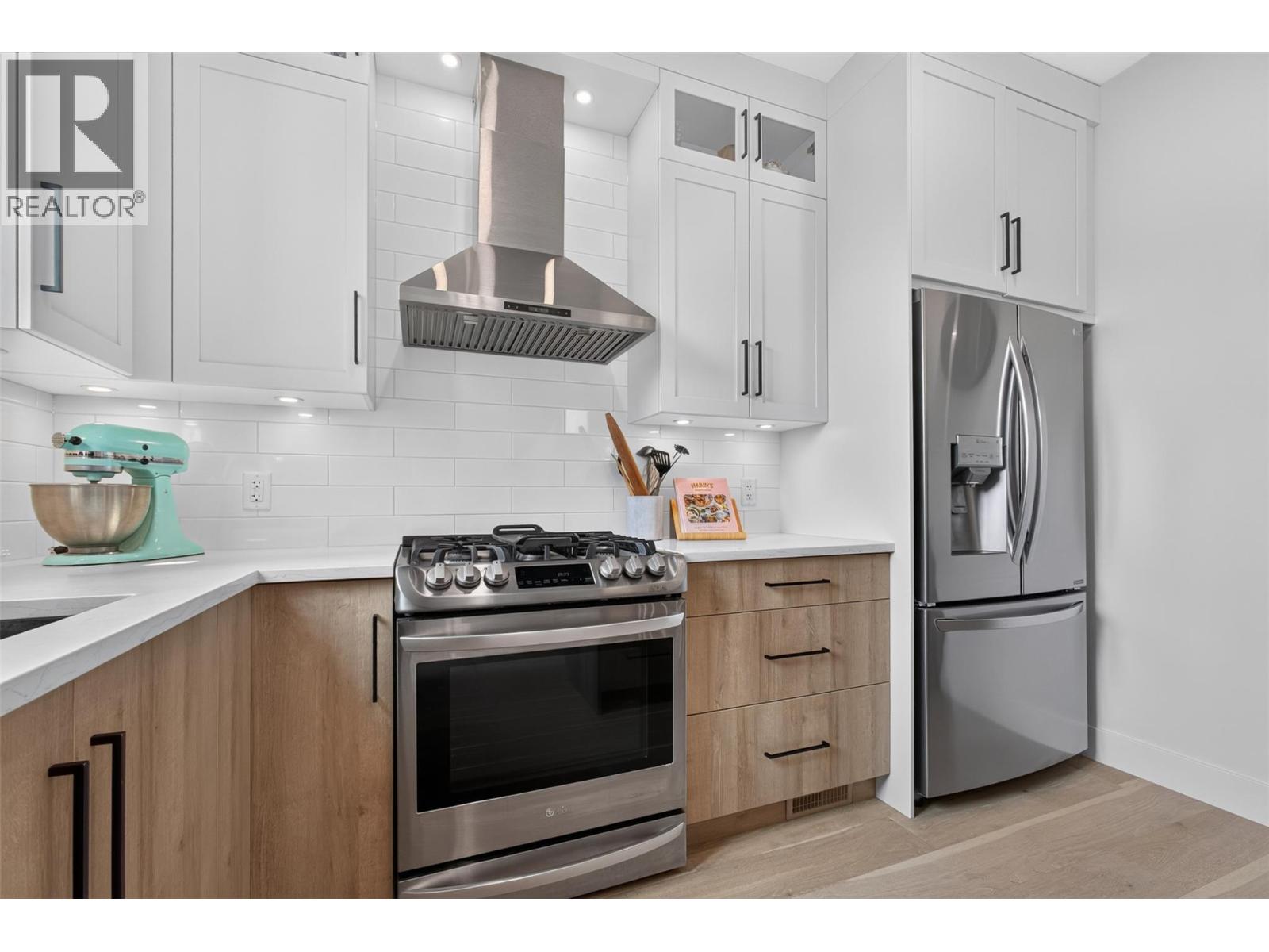 945 Borden Avenue Unit# 1