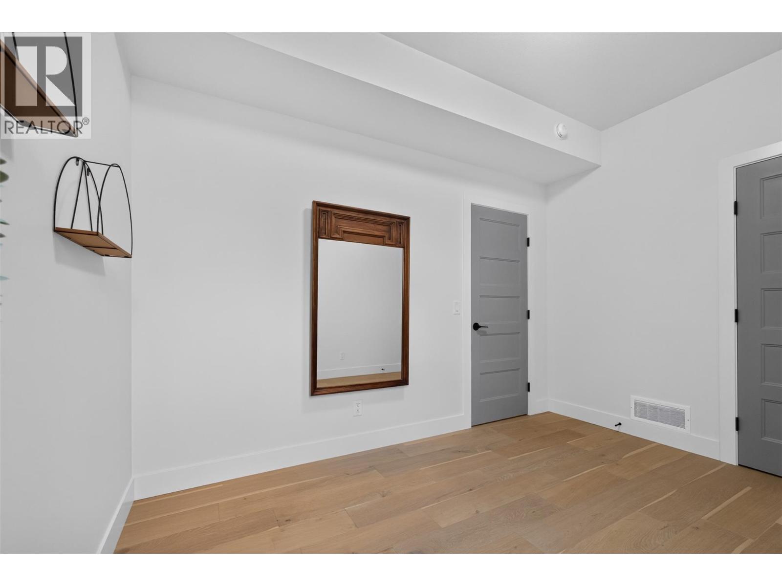945 Borden Avenue Unit# 1