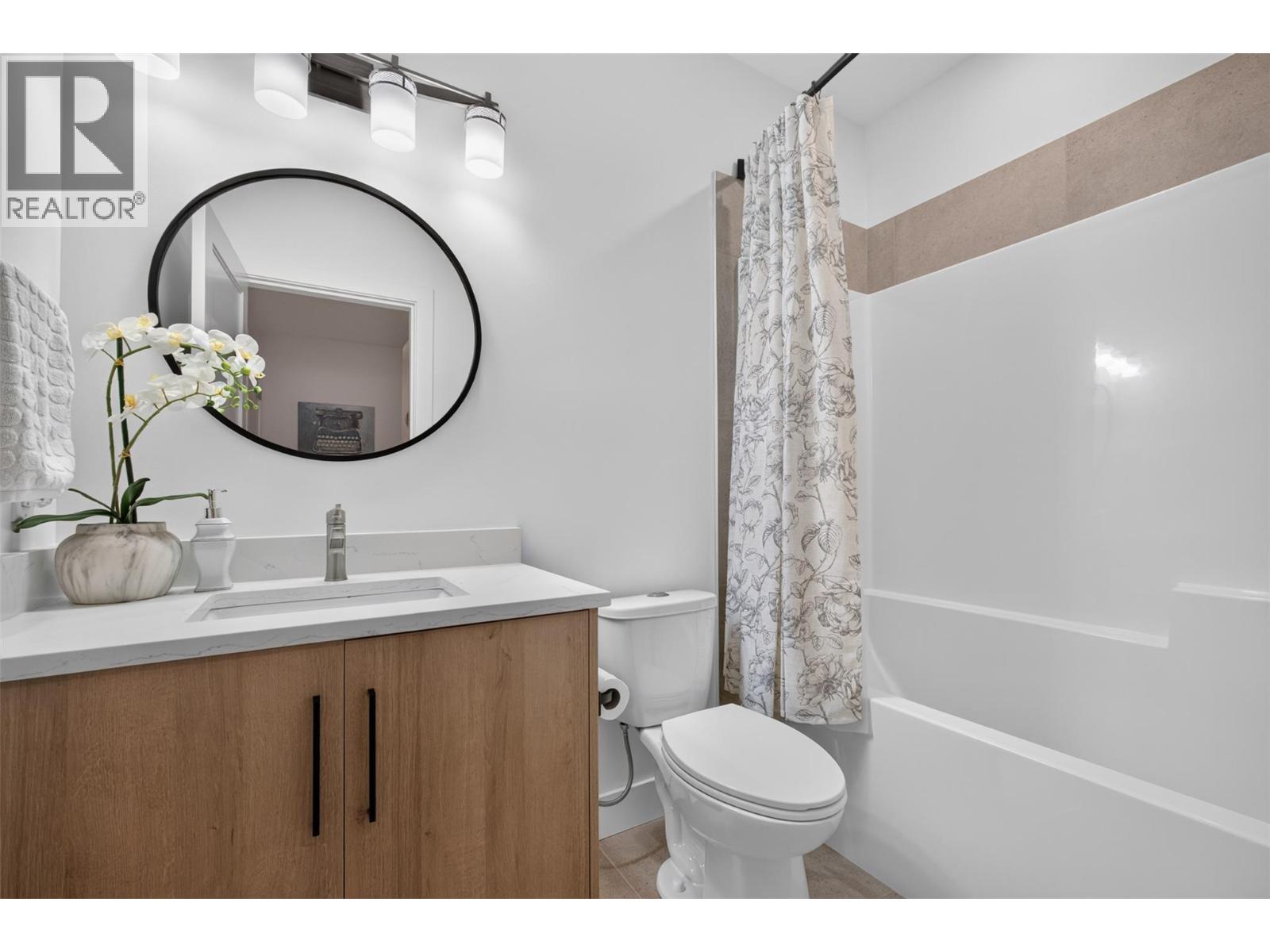 945 Borden Avenue Unit# 1