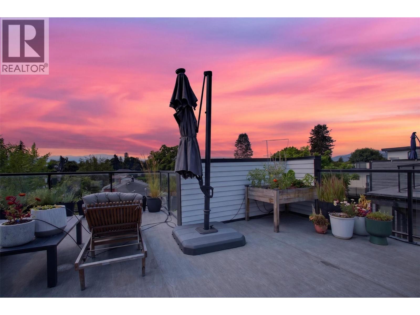 945 Borden Avenue Unit# 1