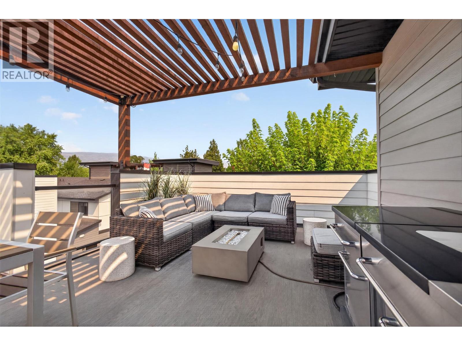 945 Borden Avenue Unit# 1