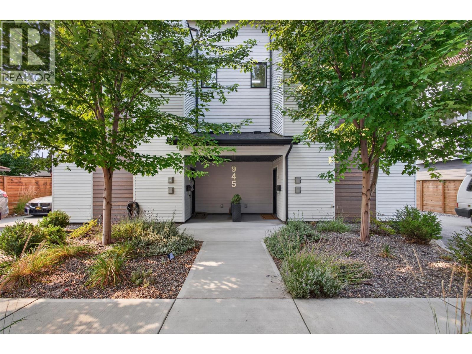 945 Borden Avenue Unit# 1