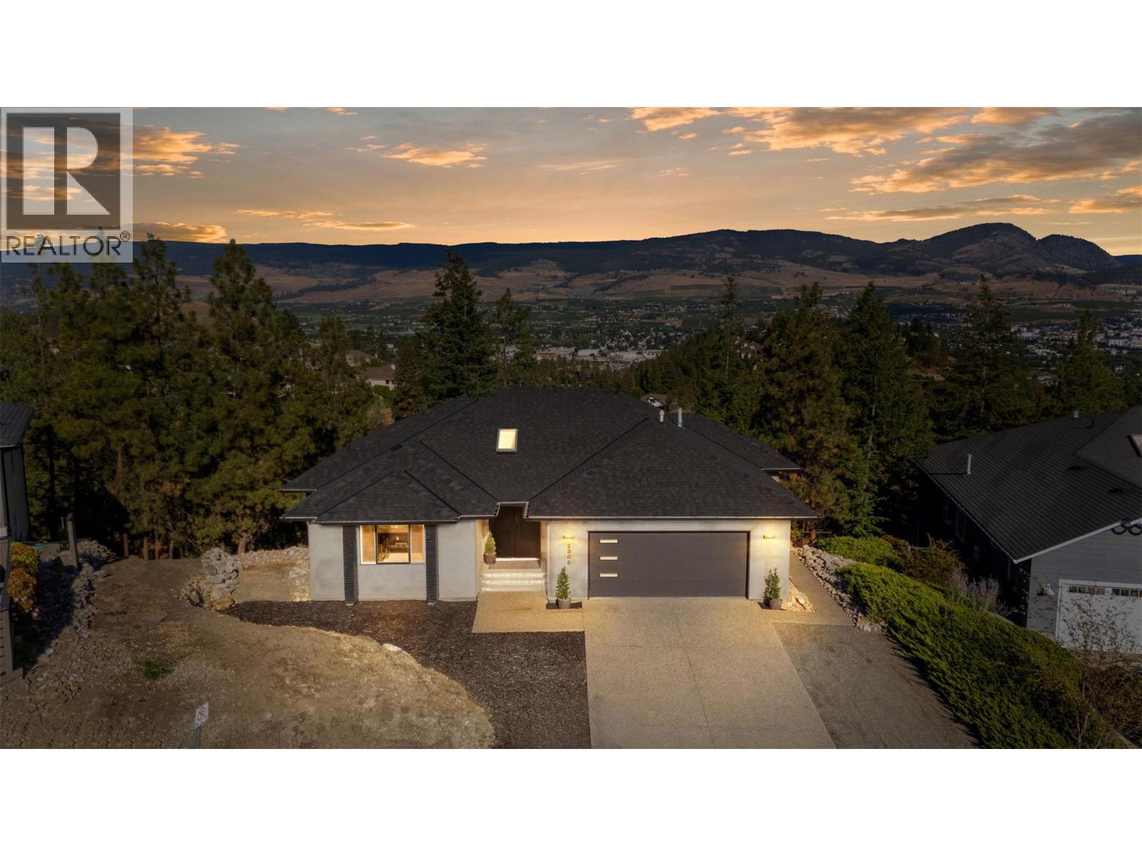 2308 Lillooet Crescent