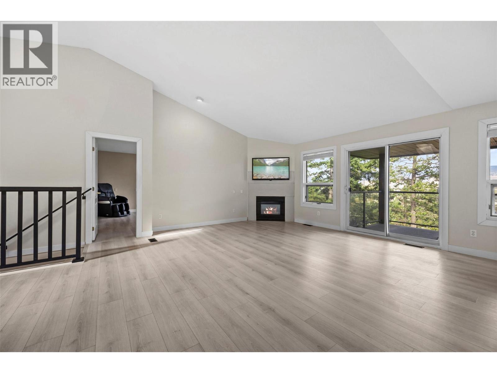 2308 Lillooet Crescent