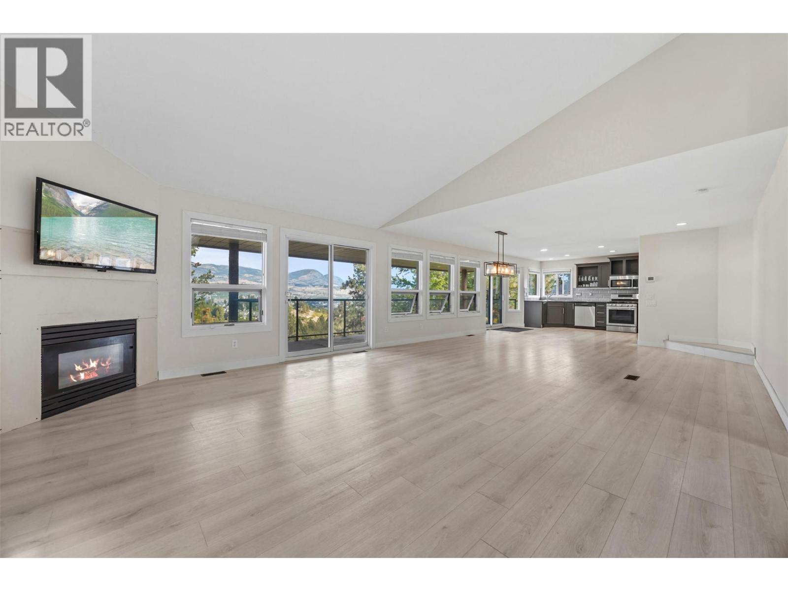 2308 Lillooet Crescent