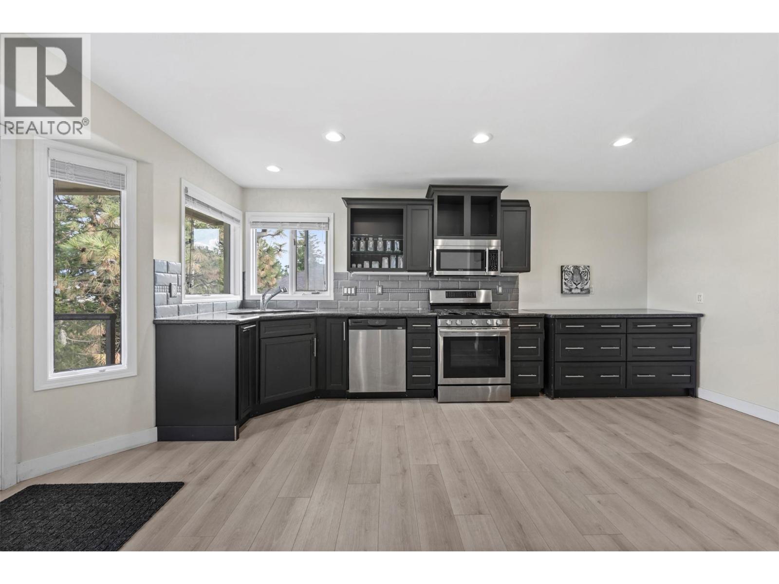 2308 Lillooet Crescent