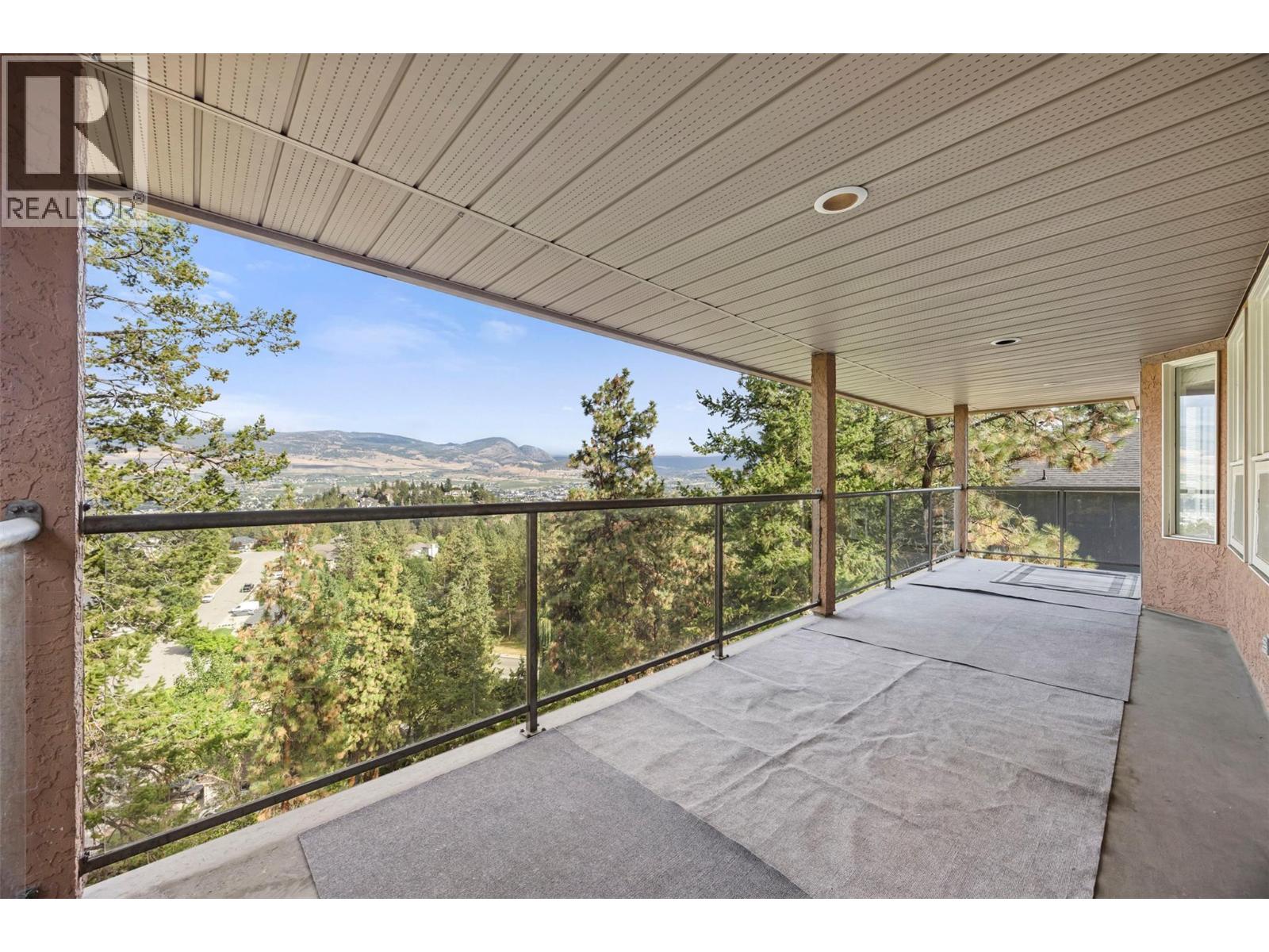 2308 Lillooet Crescent