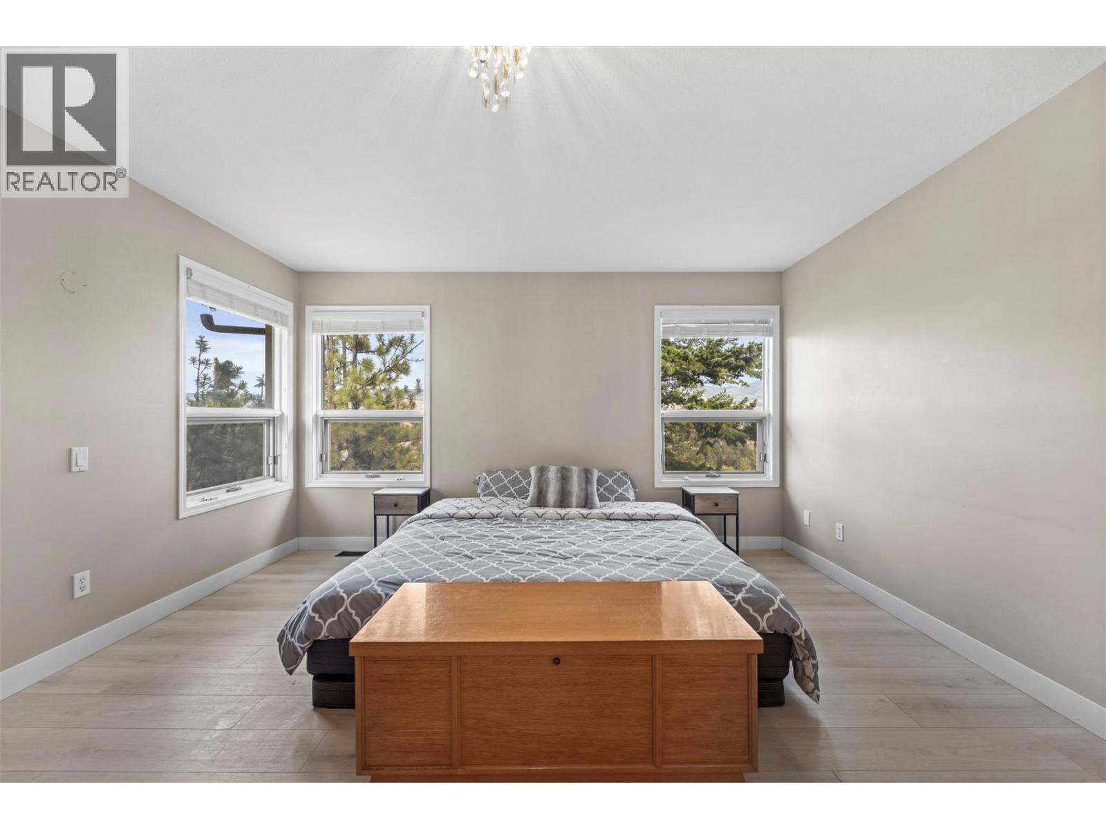 2308 Lillooet Crescent