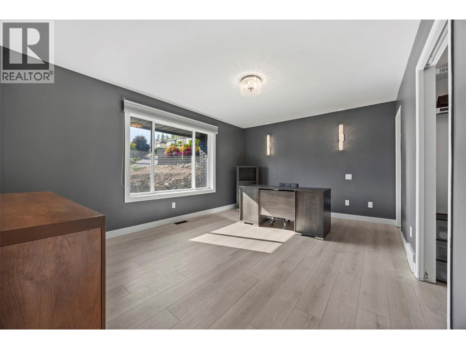2308 Lillooet Crescent