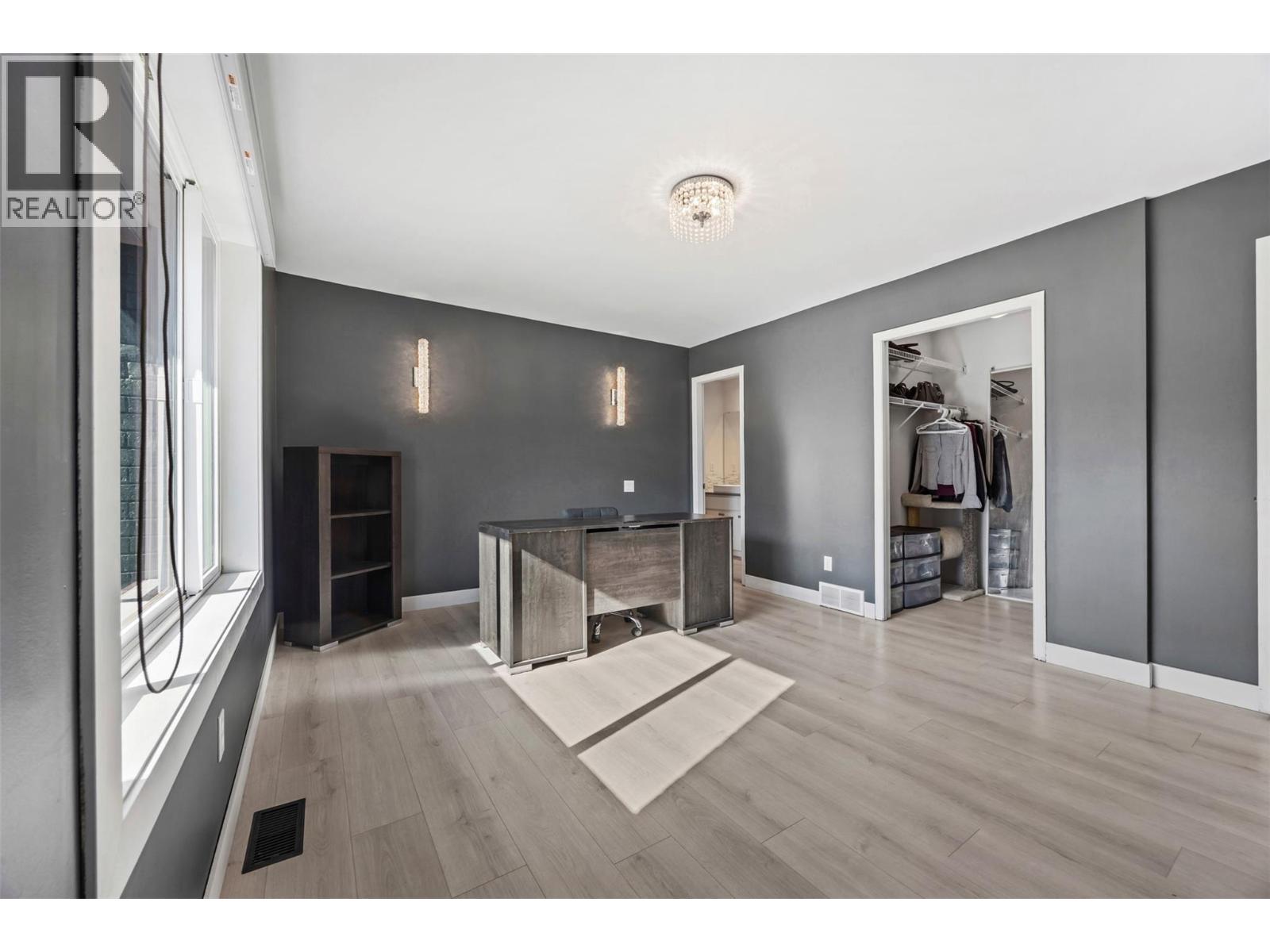 2308 Lillooet Crescent
