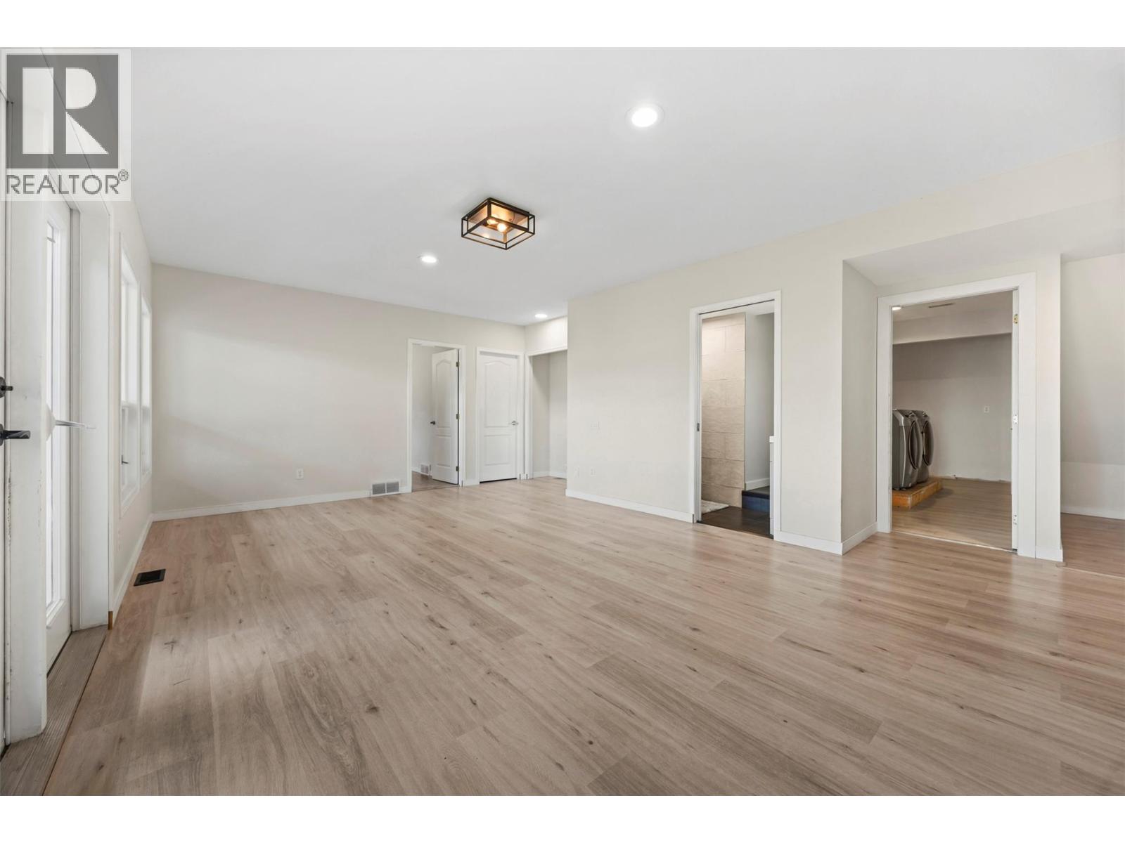 2308 Lillooet Crescent