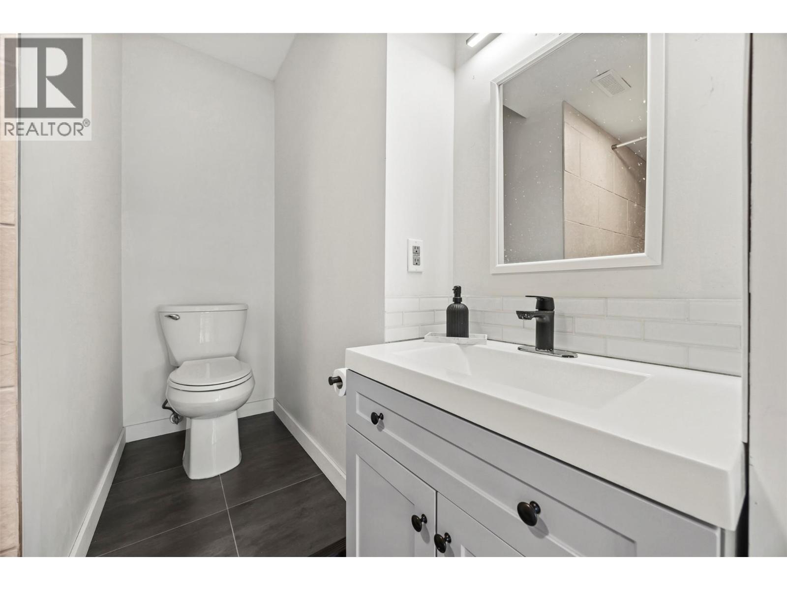 2308 Lillooet Crescent