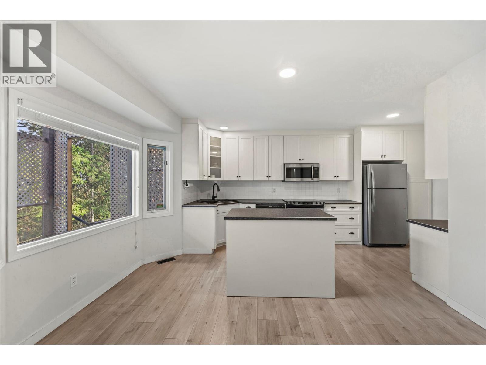 2308 Lillooet Crescent