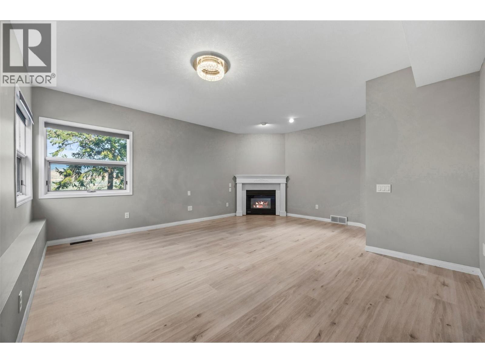 2308 Lillooet Crescent