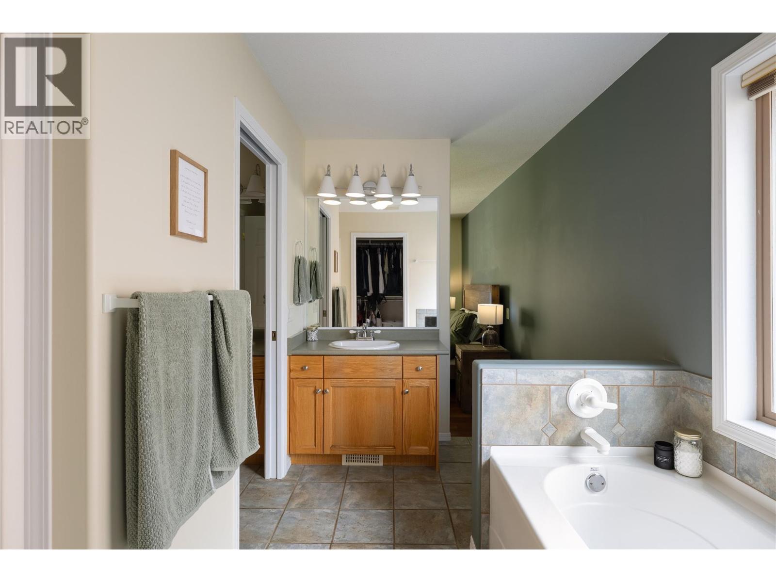 1051 Chilcotin Crescent