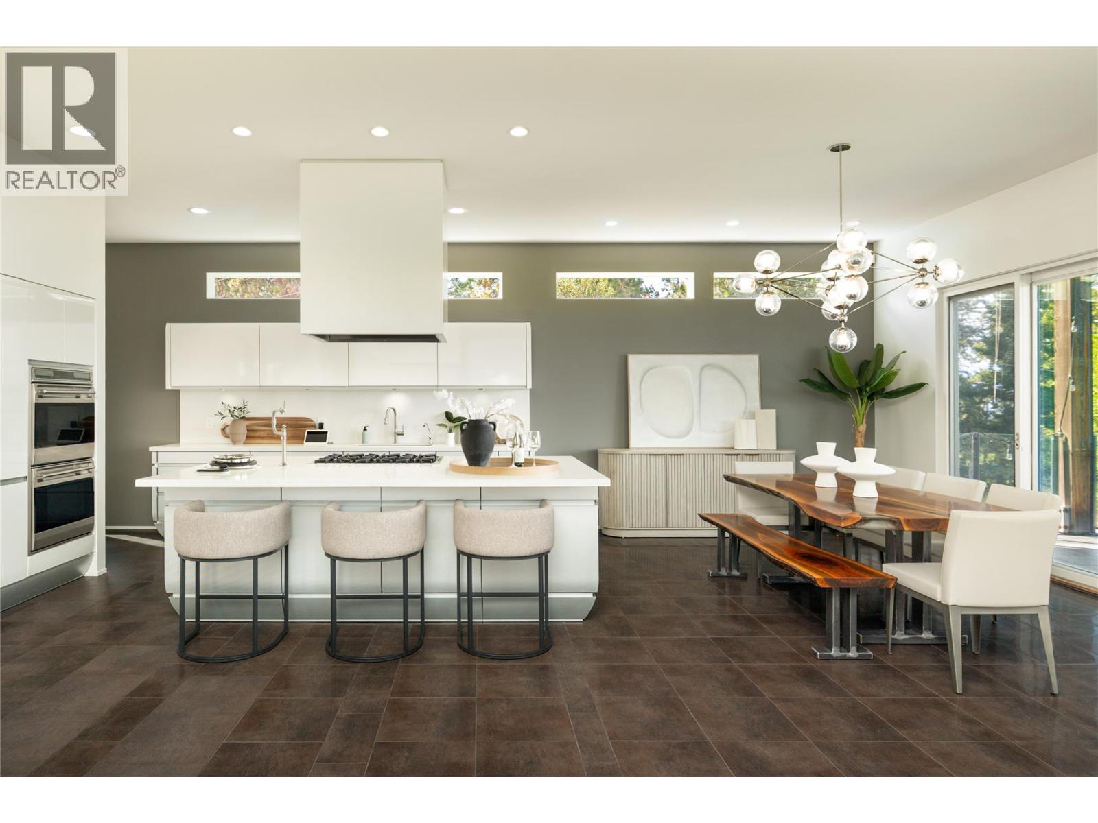 4840 LAKESHORE Road