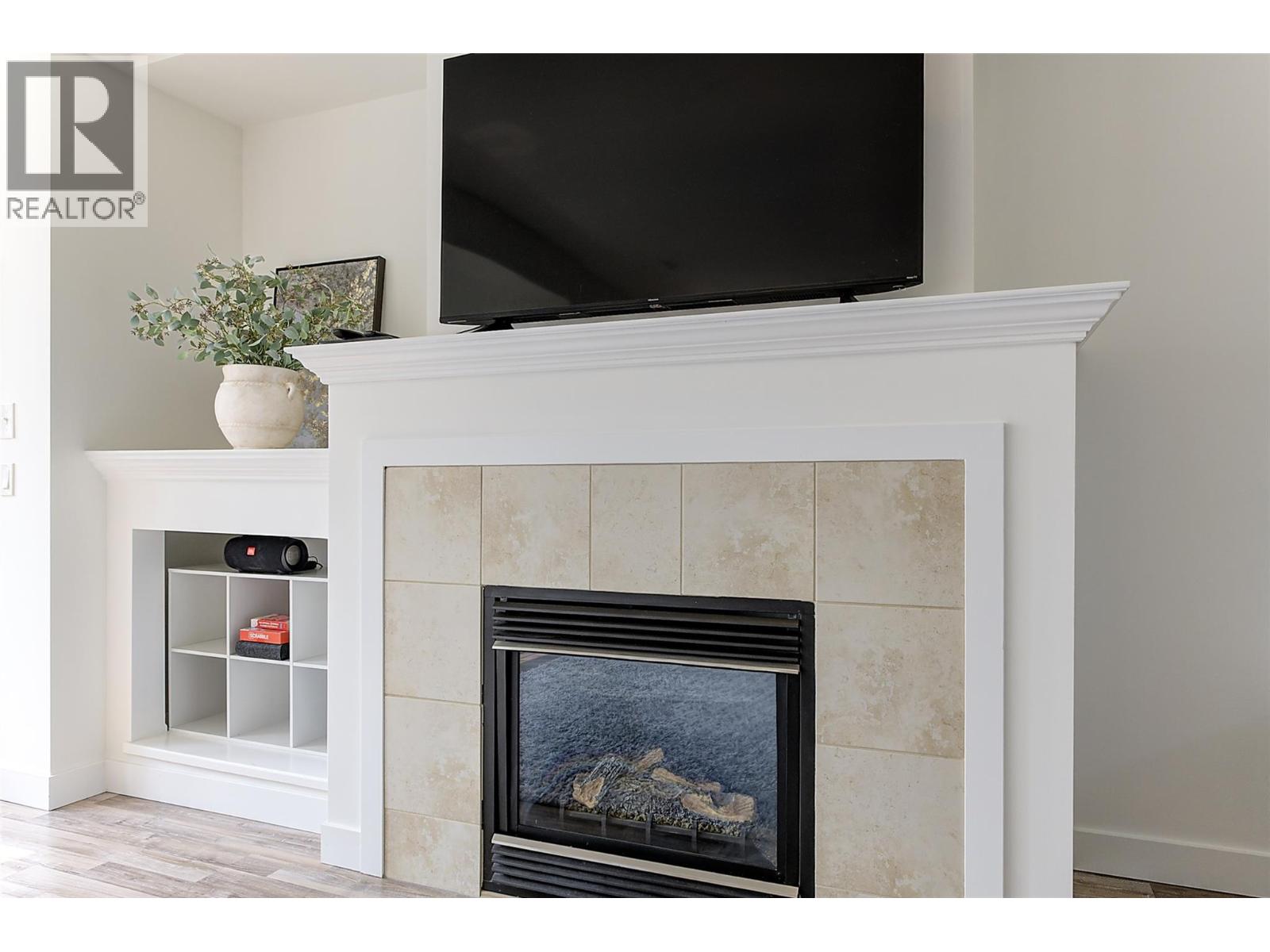 1795 Country Club Drive Unit# 204